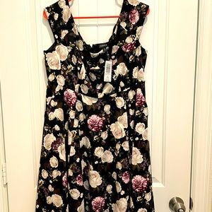 Midi length floral print dress from Torrid. Size 2.
